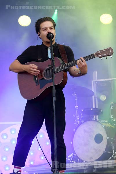 MILKY CHANCE - 2018-06-22 - PARIS - Hippodrome de Longchamp - Bagatelle - 